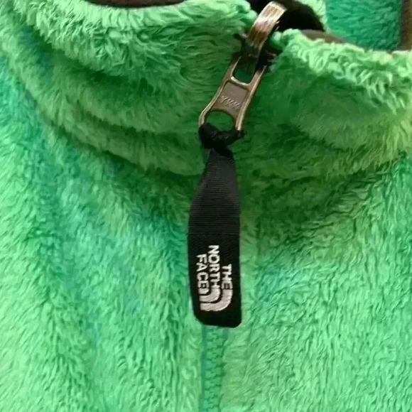 Northface Osito Jacket zip front - Picture 9 of 10